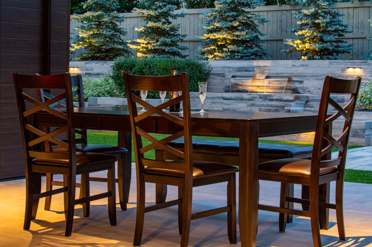 Landscaping project showcase — opens Featured Projects gallery